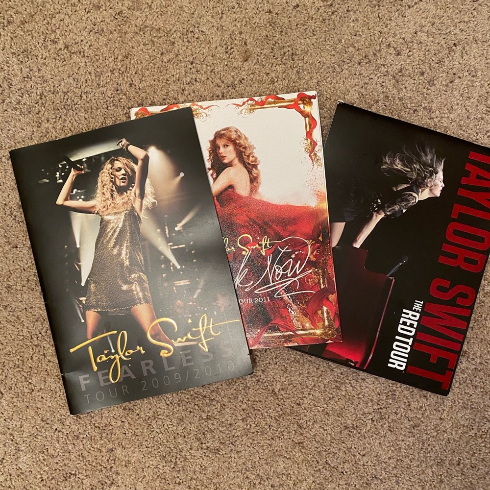 Taylor Swift Tour Book Bundle